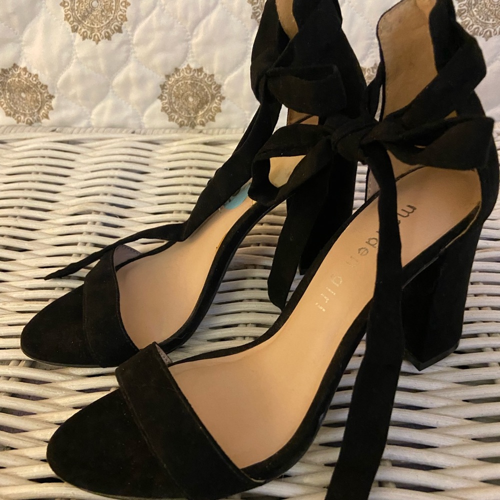 NWOT Madden Girl Black Suede Ankle Tie High-heeled Sandals Size 6